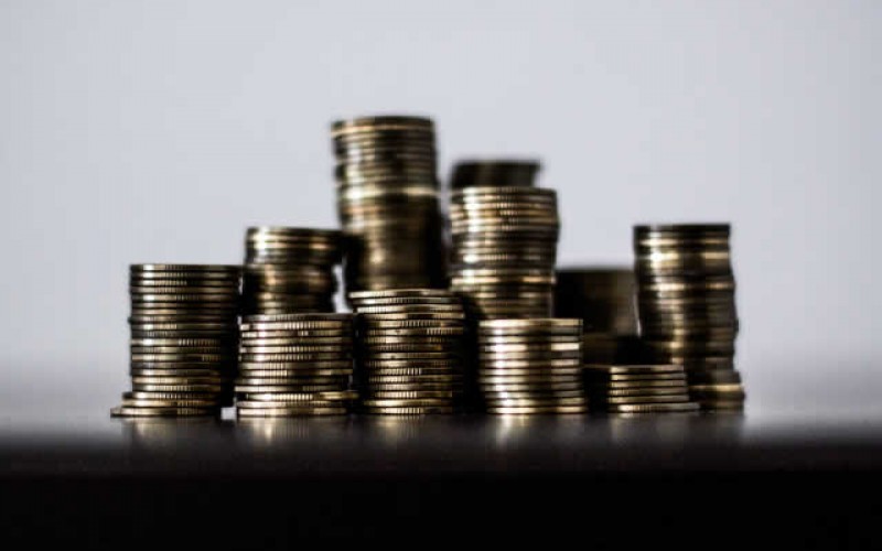 Why You Should Search for Scholarship Money While in College