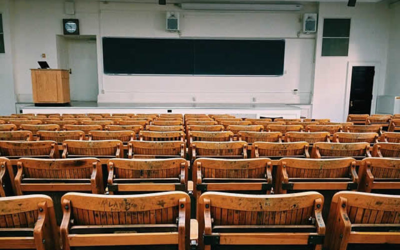 How to Fund Your College Studies Without Burdening Yourself too Much