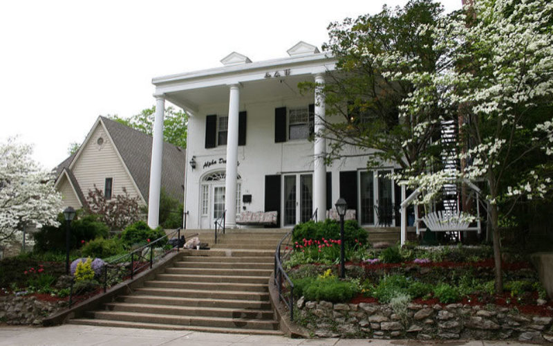 To Rush or Not To Rush: The Advantages and Pitfalls of Greek Life