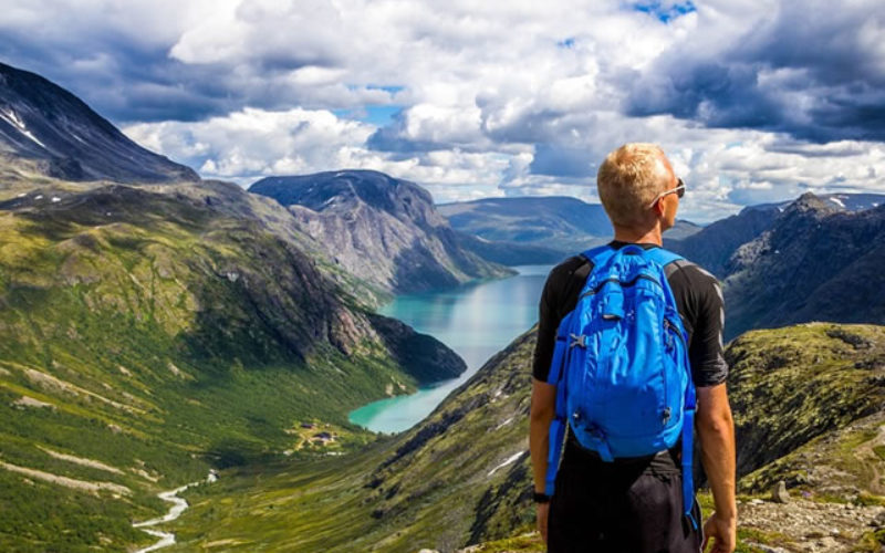 Budget Travel Tips for Graduates