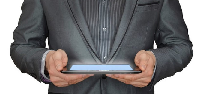 Weighing the Pros and Cons of Online MBAs