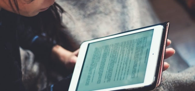 The Travel Benefits of Studying Online