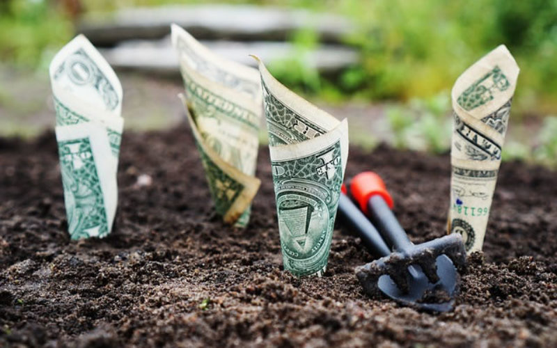 How To Invest And Save While In College – Retire After College