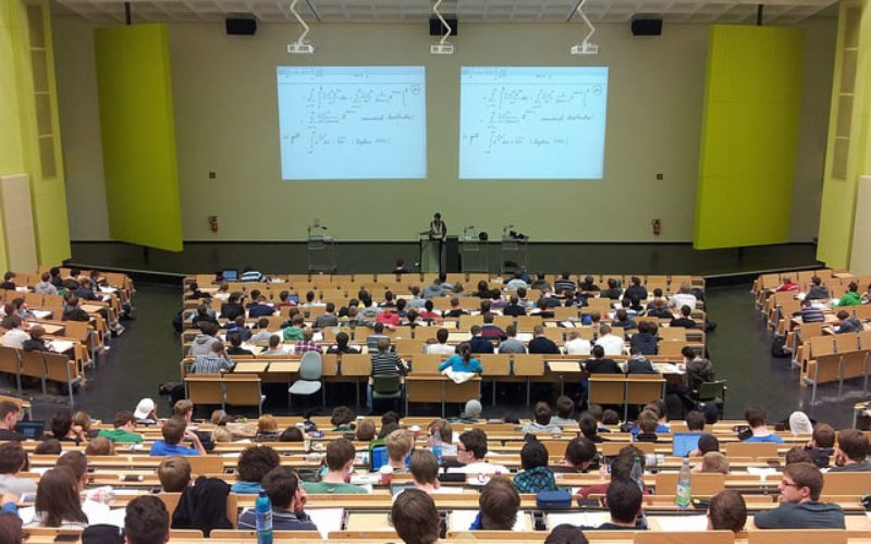 What Caused the Demise of the Traditional College Classroom? (Part 1/2)