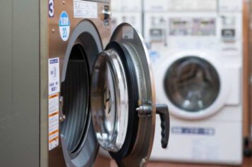 How To Attract College Students to a Laundromat