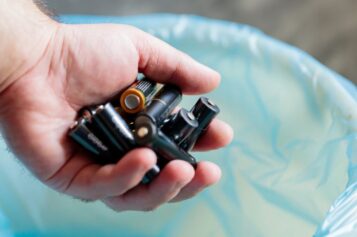 5 Things You Shouldn’t Throw in the Garbage