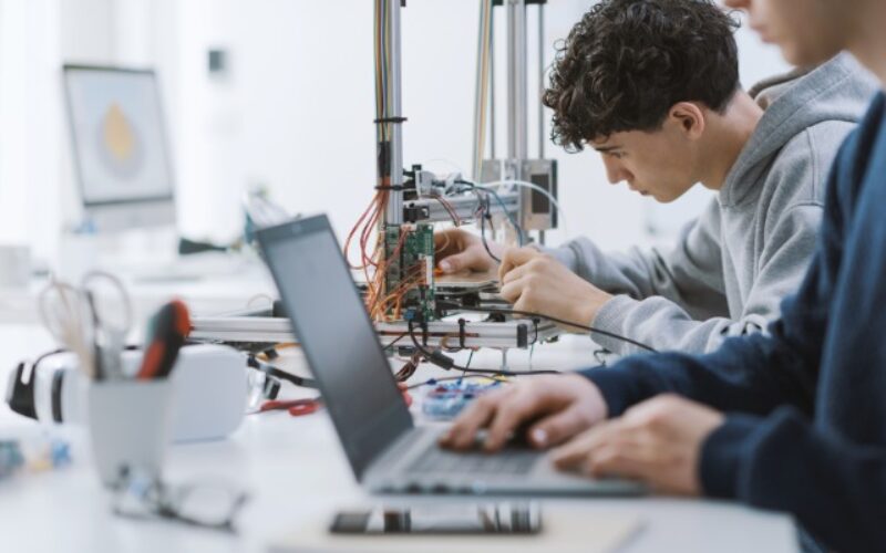 Careers That Combine Engineering And Chemical Solutions