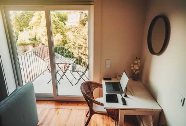 5 Reasons to Live in Your Own Apartment in College