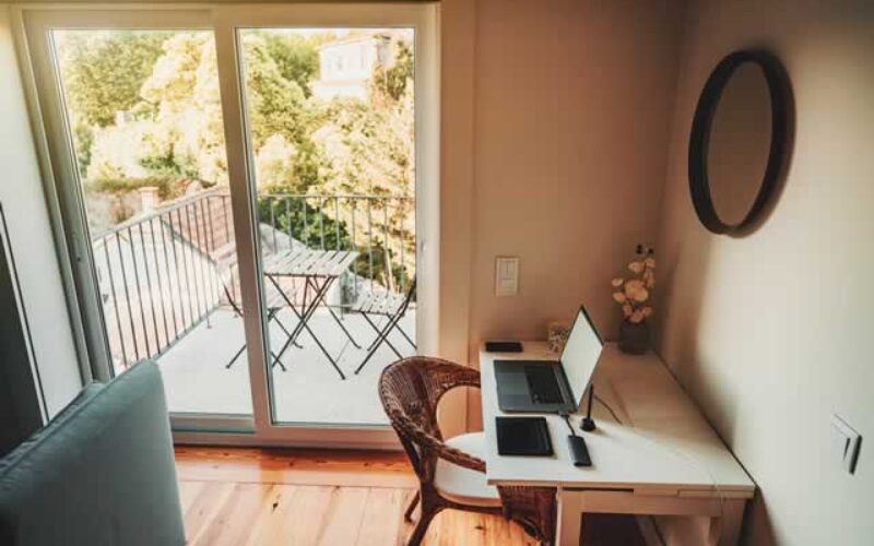 5 Reasons to Live in Your Own Apartment in College
