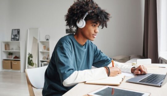 Essential Technology and Cables Every College Student Needs